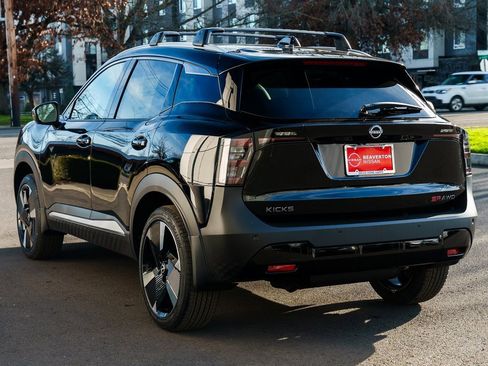 New 2026 Nissan Kicks SR image 4