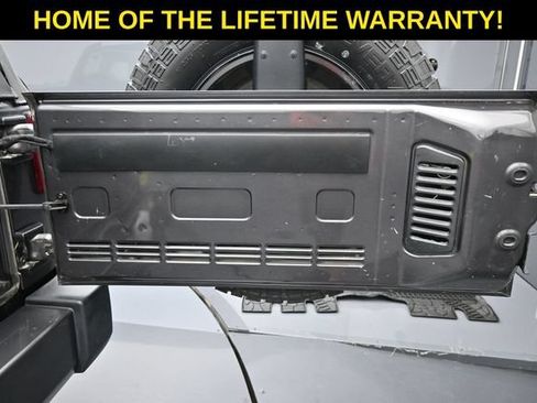 Used 2017 Jeep Wrangler Unlimited Sahara w/ Max Tow Package AWD/4WD image 34