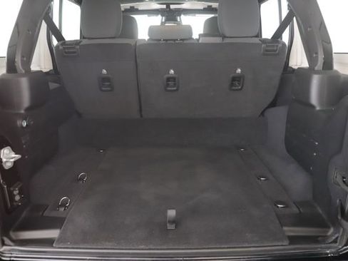 Used 2025 Jeep Wrangler Unlimited Sahara w/ Safety Group AWD/4WD image 27