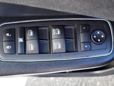 Used 2022 Dodge Charger SXT w/ Leather Interior Group image 18