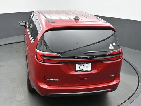 New 2027 Chrysler Pacifica Select w/ Family Tech Group AWD/4WD image 42