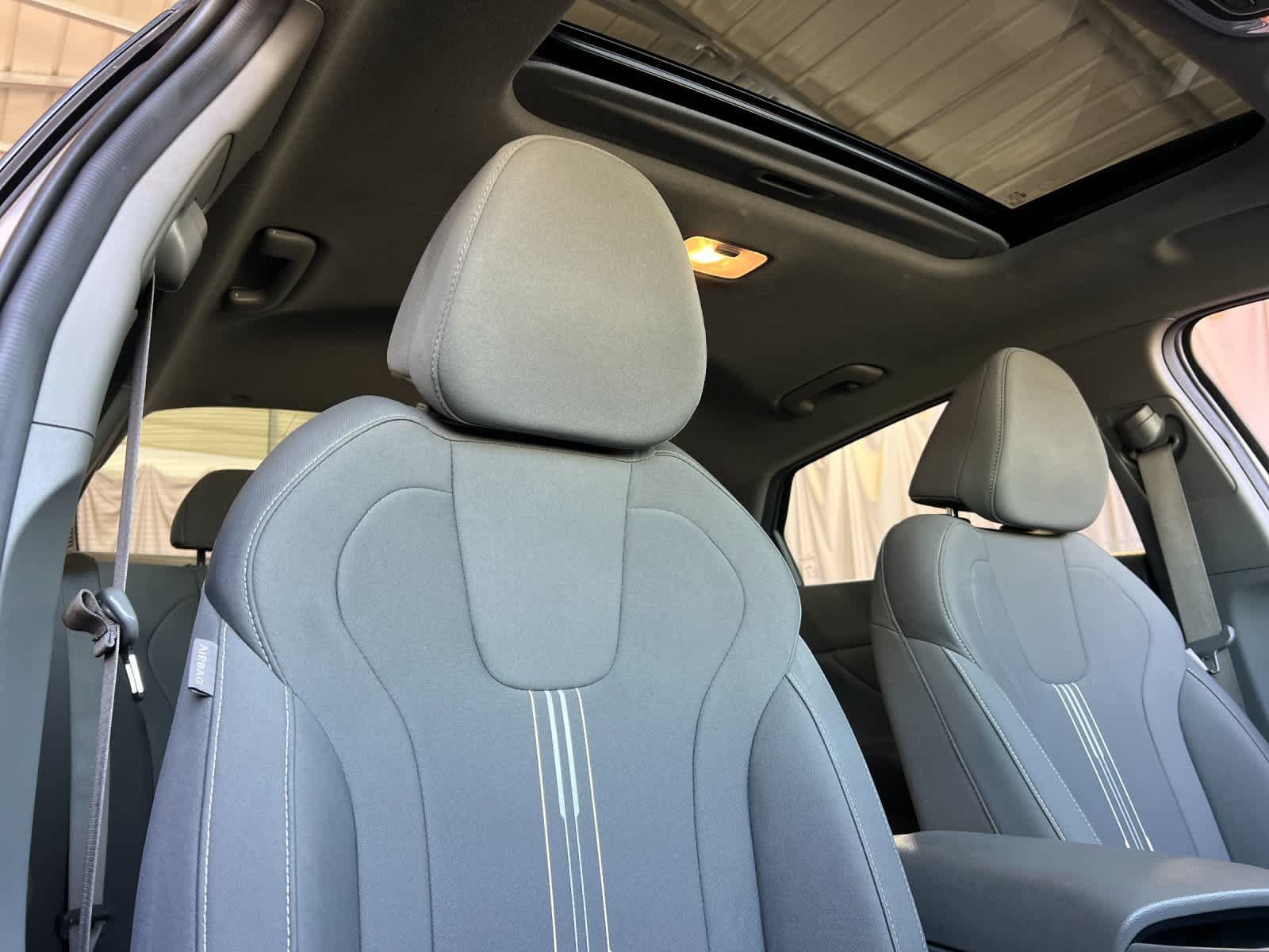 Certified 2025 Hyundai Elantra SEL FWD image 17