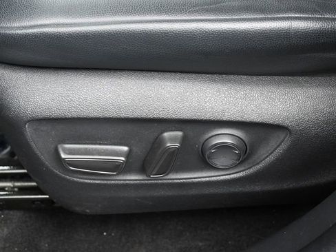 Used 2023 Toyota Highlander XLE FWD image 20