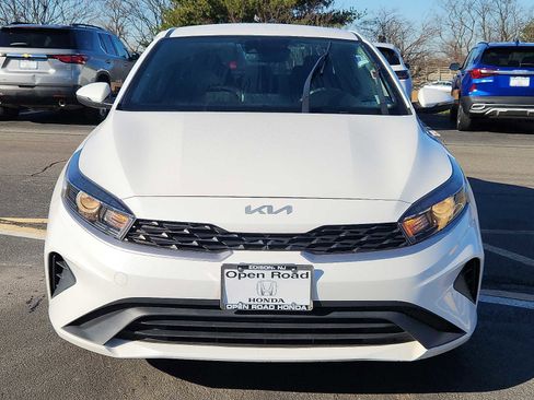 Used 2022 Kia Forte LXS w/ LXS Technology Package image 2