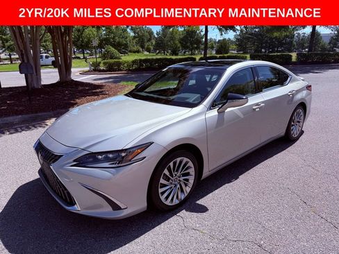 Certified 2022 Lexus ES 350 Ultra Luxury w/ Accessory Package 2 FWD image 3