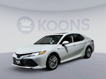 Used 2020 Toyota Camry XLE w/ Sunroof Package