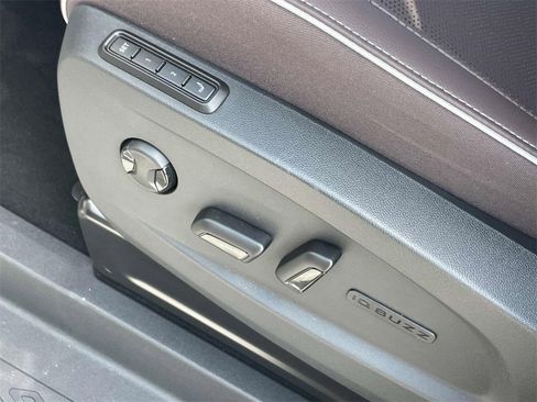 New 2025 Volkswagen ID. Buzz Pro S image 22