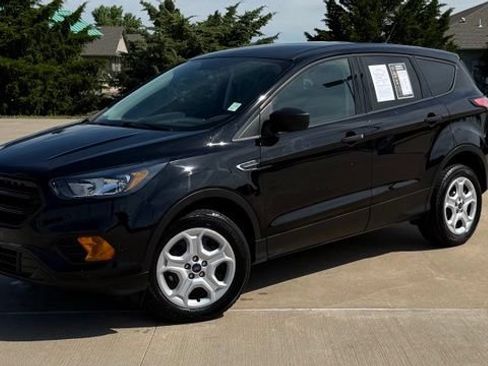 Used 2018 Ford Escape S FWD image 3