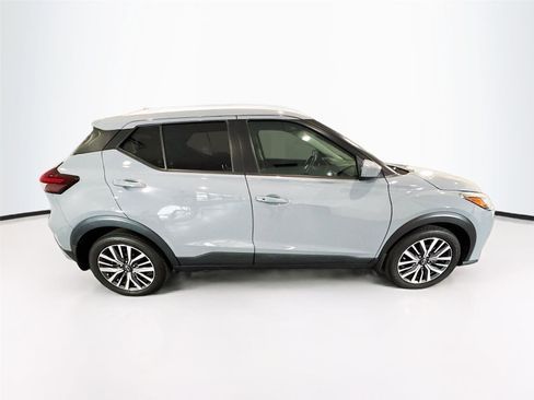 Used 2024 Nissan Kicks SV FWD image 6