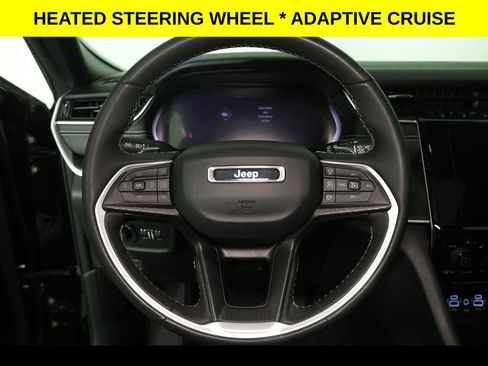 Used 2023 Jeep Grand Cherokee Altitude AWD/4WD image 9