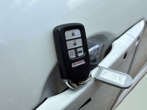 Used 2020 Honda Civic EX image 32