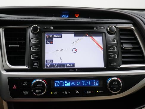 Used 2015 Toyota Highlander Limited image 21