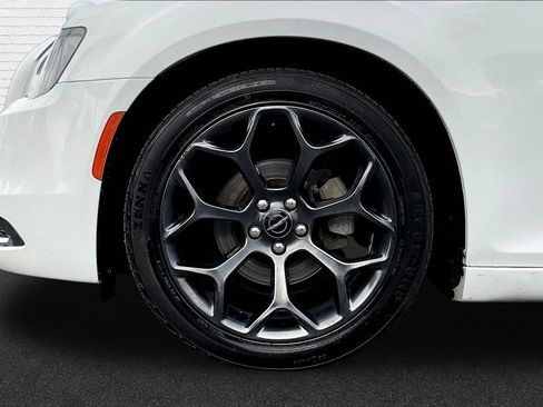 Used 2018 Chrysler 300 Touring w/ Sport Appearance Package RWD image 21