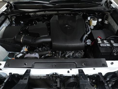 Certified 2022 Toyota Tacoma 4x4 Double Cab image 9