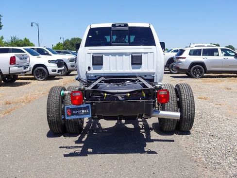 New 2026 RAM 3500 Tradesman AWD/4WD image 6