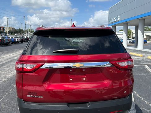 Used 2018 Chevrolet Traverse LT FWD image 17