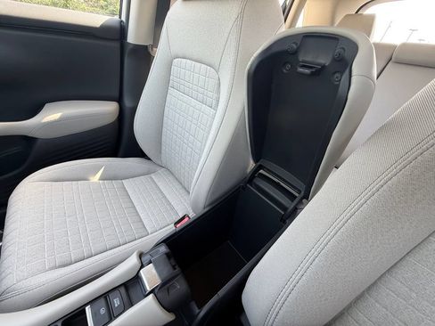 Used 2025 Honda HR-V LX image 24