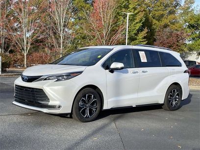 Used 2025 Toyota Sienna Platinum
