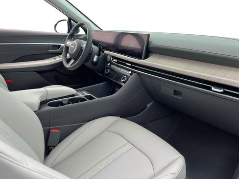 New 2025 Hyundai Sonata Limited image 16