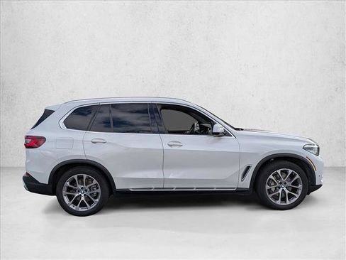 Used 2021 BMW X5 xDrive40i w/ Premium Package image 4