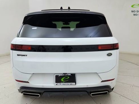 Used 2023 Land Rover Range Rover Sport SE Dynamic image 5