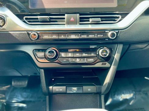 Used 2022 Kia Niro EX w/ Cold Weather Package image 27