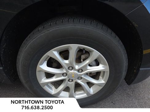 Used 2021 Chevrolet Equinox LT image 2