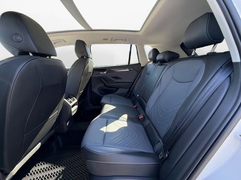 New 2026 Volkswagen Tiguan SE AWD/4WD image 13