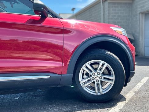 Used 2020 Ford Explorer XLT AWD/4WD image 4
