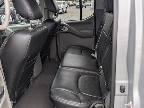 Used 2020 Nissan Frontier SV w/ SV Utility Package image 16