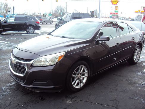 Used 2015 Chevrolet Malibu LT w/ Power Convenience Package image 4