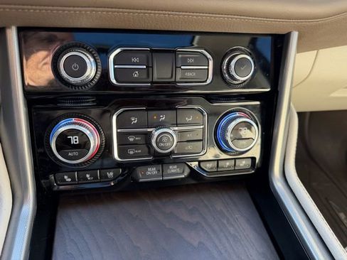 Certified 2022 GMC Yukon XL Denali image 31