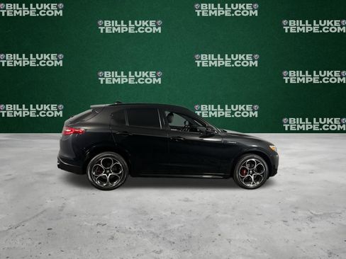 Used 2023 Alfa Romeo Stelvio Veloce image 4