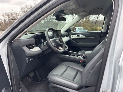 Used 2026 Ford Explorer Active w/ Active Comfort Package AWD/4WD image 13