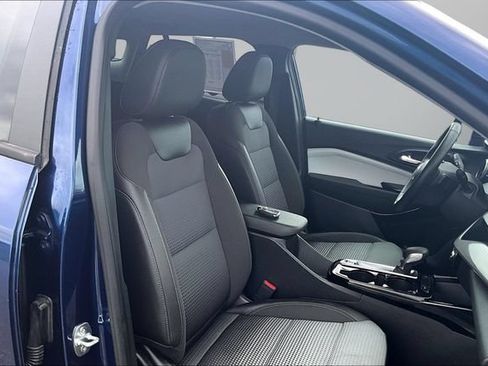 Used 2024 Chevrolet Trax LT w/ Driver Confidence Package FWD image 7