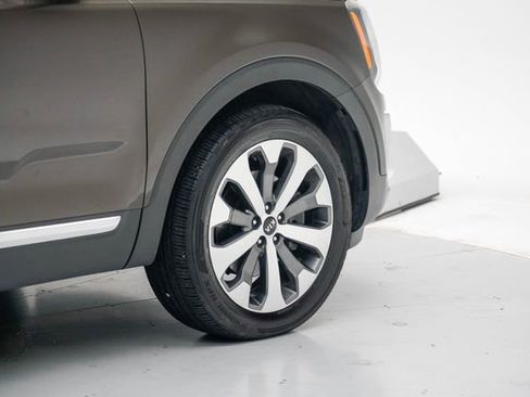Used 2021 Kia Telluride EX w/ EX Premium Package FWD image 8