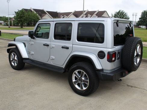 Used 2022 Jeep Wrangler Unlimited Sahara w/ Cold Weather Group image 6