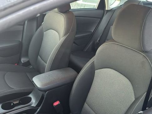 Used 2024 Kia Forte LXS image 27