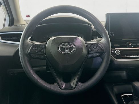 Used 2025 Toyota Corolla LE image 17