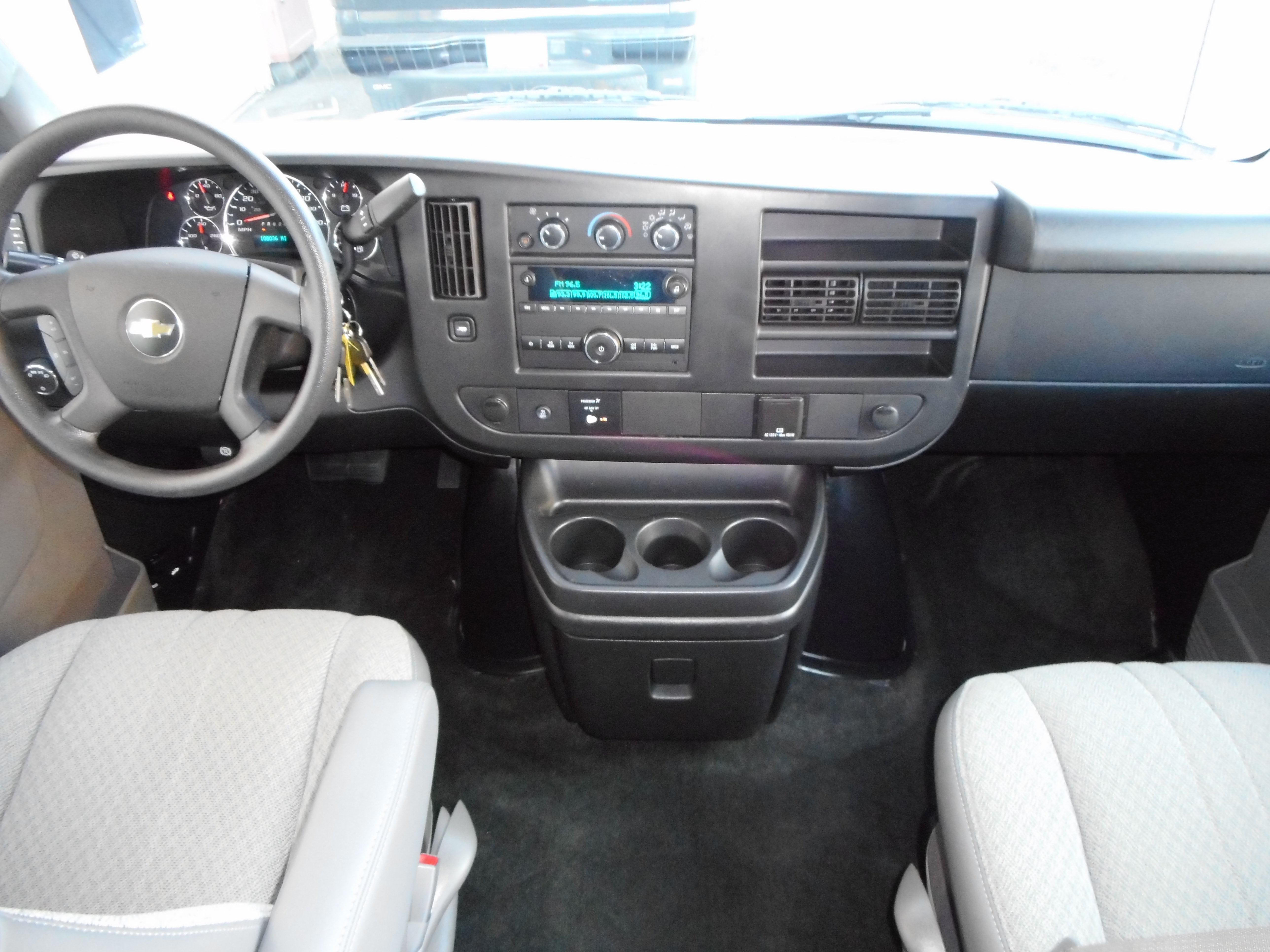 Used 2017 Chevrolet Express 3500 LT w/ LT Preferred Equipment Group RWD image 24