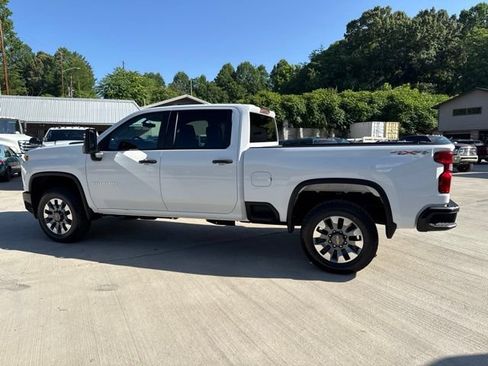 Used 2022 Chevrolet Silverado 2500 Custom w/ Snow Plow Prep/Camper Package AWD/4WD image 13