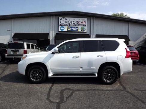 Used 2013 Lexus GX 460 image 2