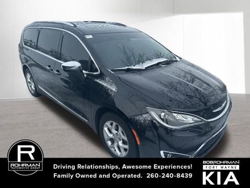 Used 2020 Chrysler Pacifica Limited image 5