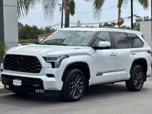 Certified 2025 Toyota Sequoia Platinum AWD/4WD image 9