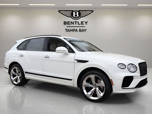 Used 2024 Bentley Bentayga AWD/4WD image 9