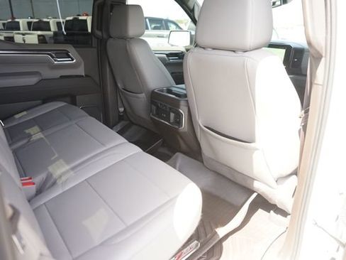 Used 2022 Chevrolet Silverado 1500 LTZ AWD/4WD image 15