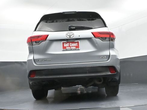 Certified 2018 Toyota Highlander XLE image 35