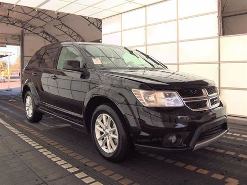 Used 2015 Dodge Journey SXT w/ Flexible Seating Group image 4