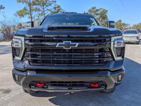 Used 2025 Chevrolet Silverado 2500 LT w/ Trail Boss Package image 8