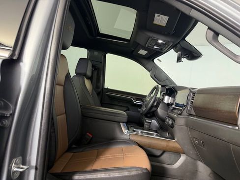 Used 2024 Chevrolet Silverado 1500 High Country w/ High Country Premium Package image 39
